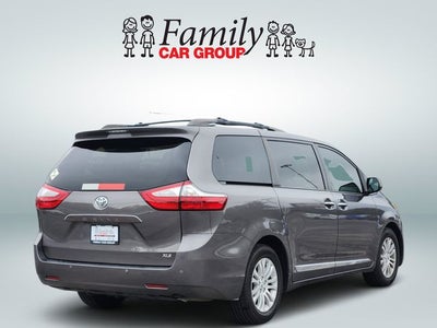 2017 Toyota Sienna XLE 8 Passenger