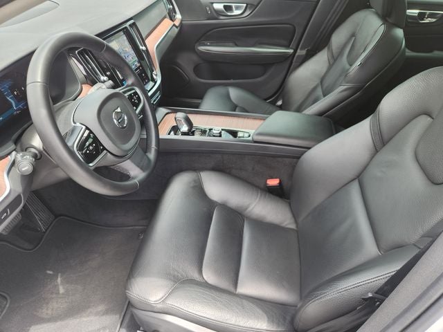 2024 Volvo S60 B5 Plus Dark Theme