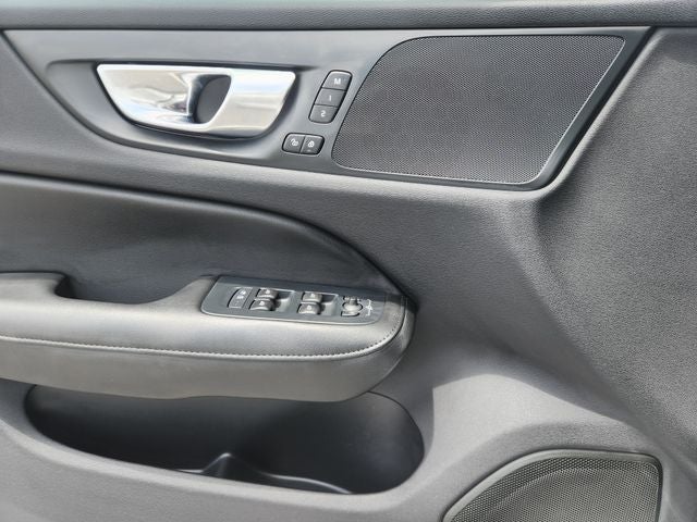 2024 Volvo S60 B5 Plus Dark Theme