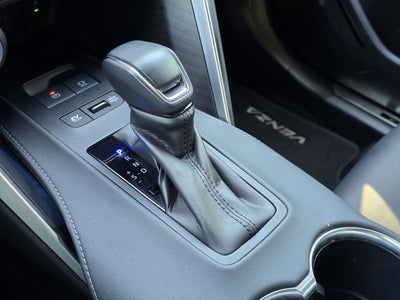 2022 Toyota Venza XLE