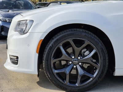 2023 Chrysler 300 Touring L