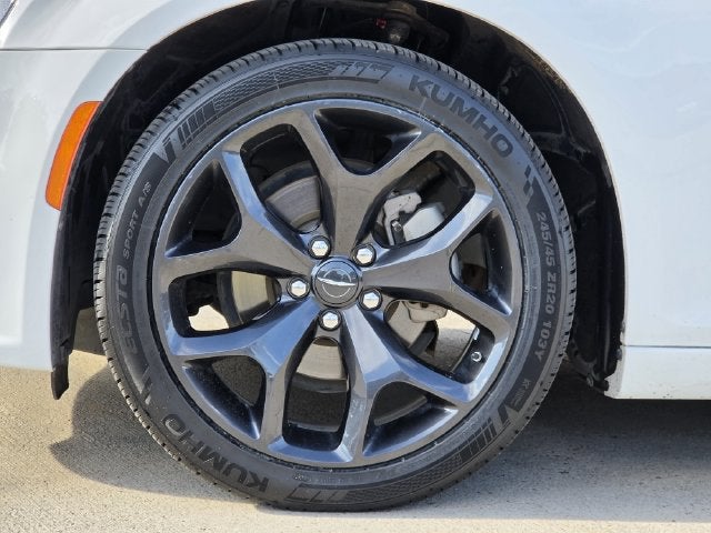 2023 Chrysler 300 Touring L