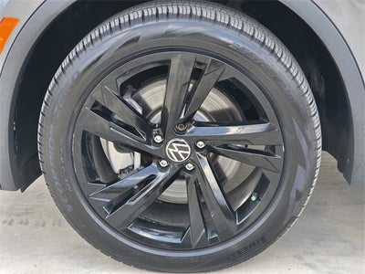 2024 Volkswagen Tiguan 2.0T SE R-Line Black