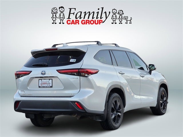 2022 Toyota Highlander Hybrid Bronze Edition