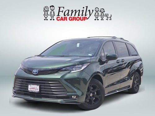 2025 Toyota Sienna Woodland Edition 7 Passenger