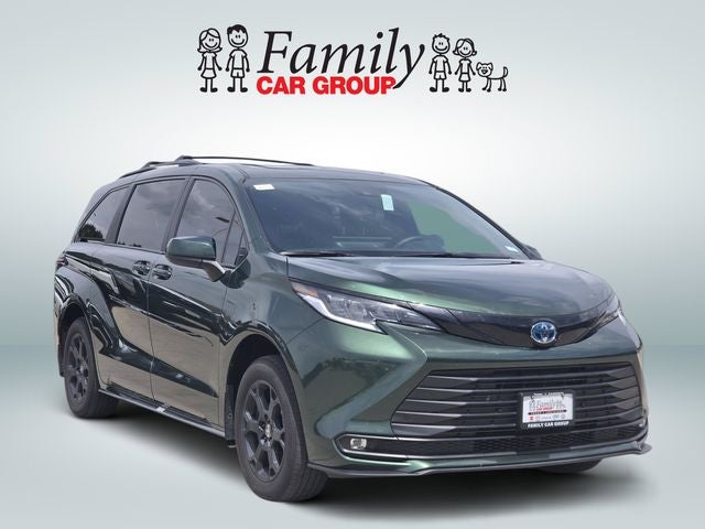 2025 Toyota Sienna Woodland Edition 7 Passenger