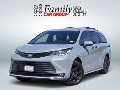 2025 Toyota Sienna Woodland Edition 7 Passenger