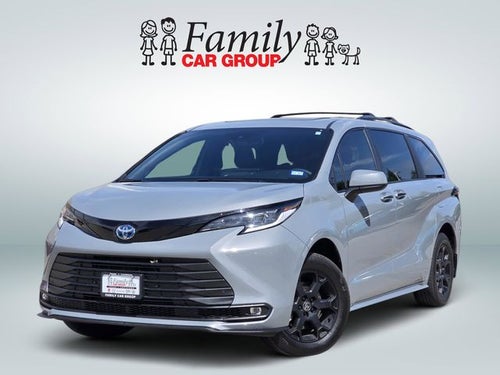 2025 Toyota Sienna Woodland Edition 7 Passenger