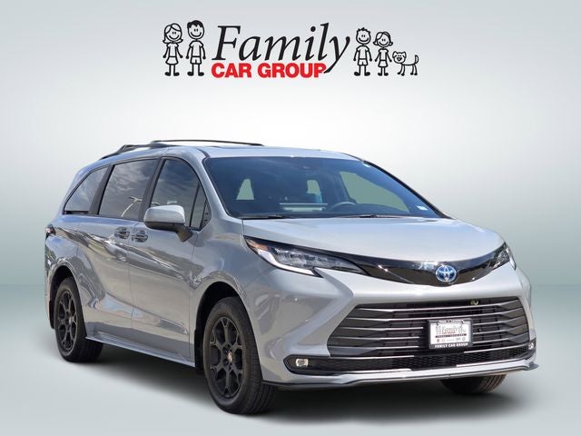 2025 Toyota Sienna Woodland Edition 7 Passenger