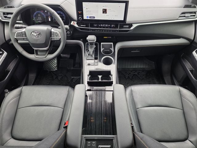 2025 Toyota Sienna Woodland Edition 7 Passenger