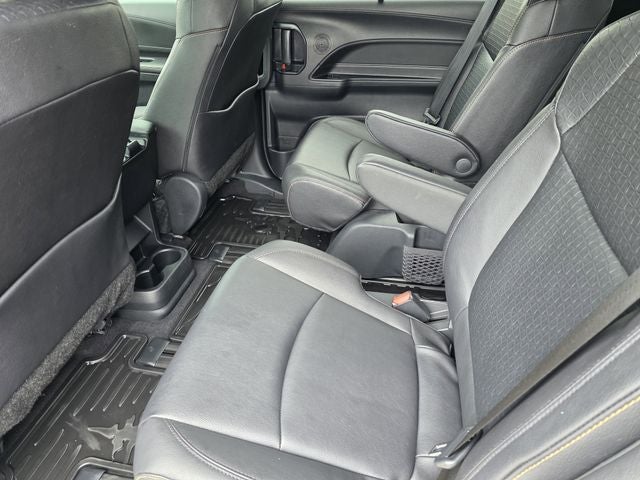 2025 Toyota Sienna Woodland Edition 7 Passenger