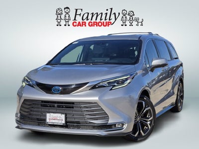 2025 Toyota Sienna Platinum 7 Passenger