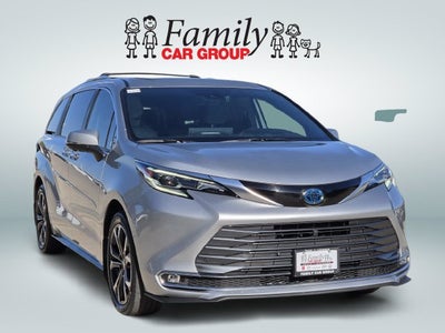 2025 Toyota Sienna Platinum 7 Passenger