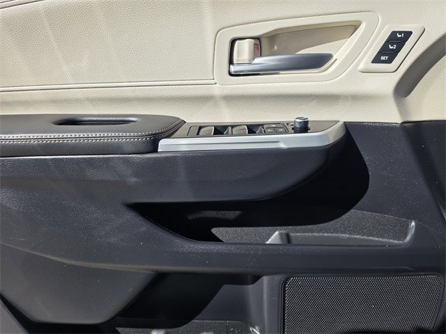 2025 Toyota Sienna Platinum 7 Passenger
