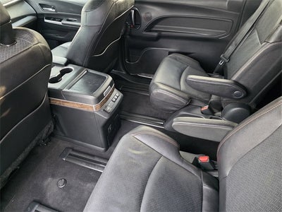 2025 Toyota Sienna Platinum 7 Passenger