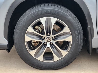 2022 Toyota Highlander Hybrid XLE