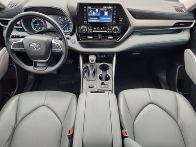 2022 Toyota Highlander Hybrid XLE