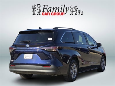 2025 Toyota Sienna XLE 8 Passenger