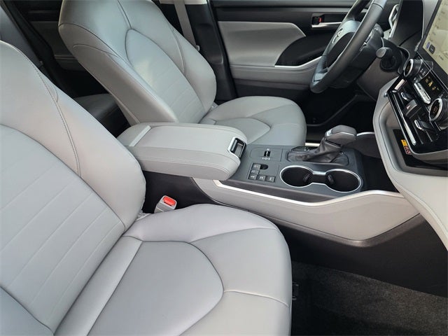 2026 Toyota Highlander Hybrid XLE