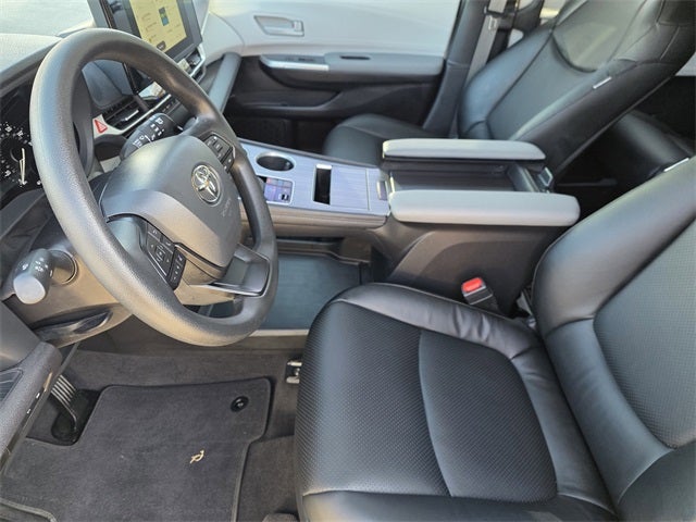 2025 Toyota Sienna LE 8 Passenger