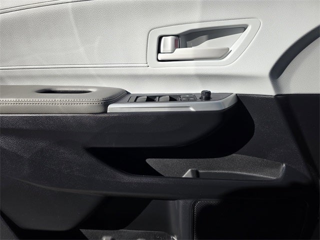 2025 Toyota Sienna LE 8 Passenger