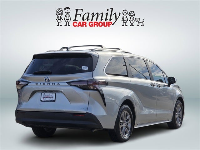 2025 Toyota Sienna LE 8 Passenger