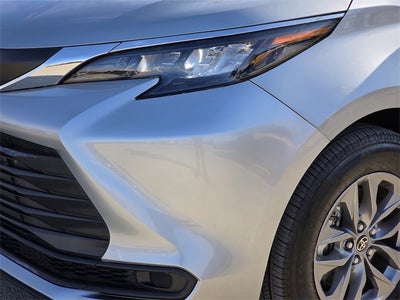 2025 Toyota Sienna LE 8 Passenger