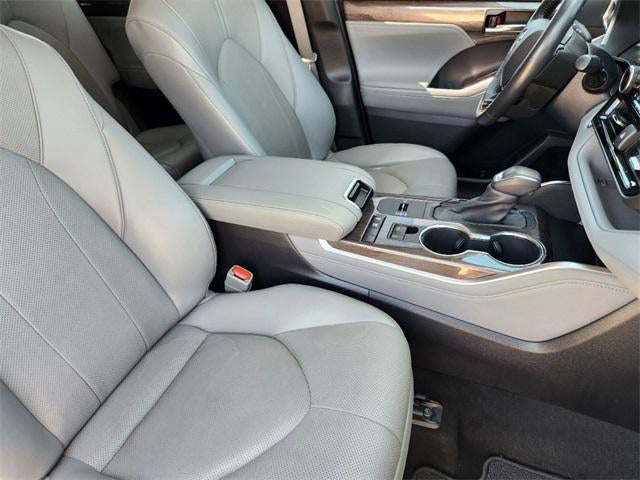 2021 Toyota Highlander Hybrid Limited