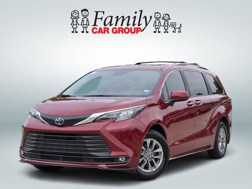 2025 Toyota Sienna XLE 8 Passenger