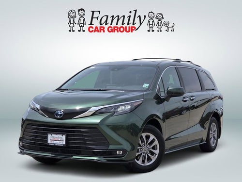 2025 Toyota Sienna XLE 8 Passenger