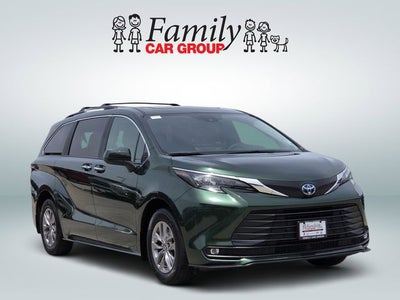 2025 Toyota Sienna XLE 8 Passenger