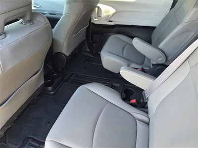 2025 Toyota Sienna XLE 8 Passenger
