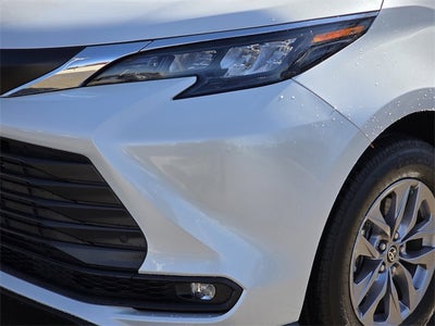 2025 Toyota Sienna XLE 8 Passenger
