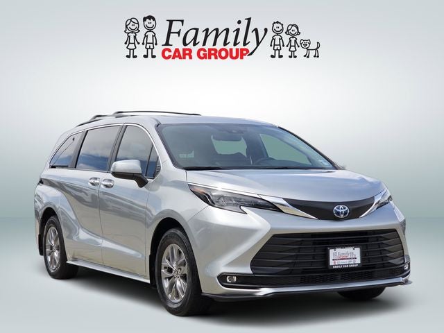 2025 Toyota Sienna XLE 8 Passenger