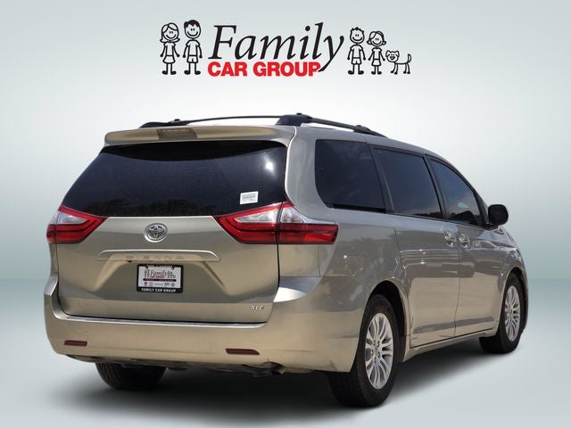 2017 Toyota Sienna XLE 8 Passenger