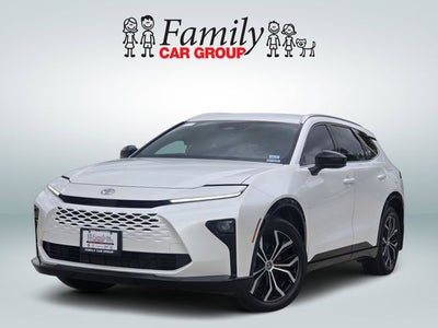 2025 Toyota Crown Signia XLE