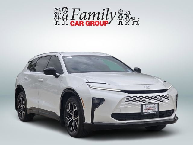 2025 Toyota Crown Signia XLE