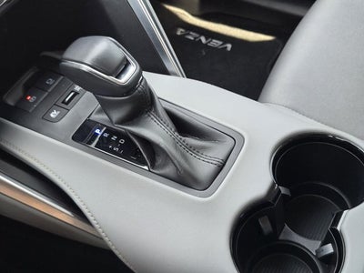 2023 Toyota Venza LE