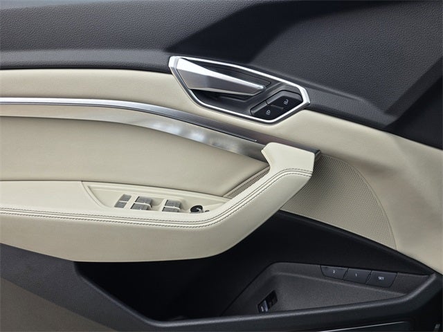 2022 Audi e-tron Premium Plus quattro