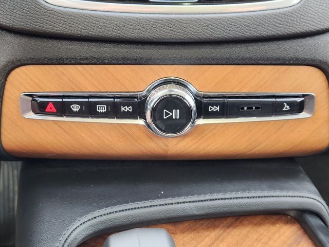 2025 Volvo XC90 B6 Plus 7-Seater