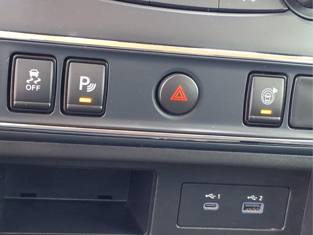 2023 Nissan Titan SV