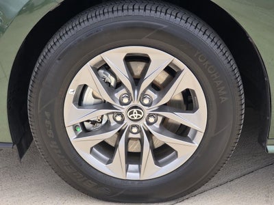 2025 Toyota Sienna XLE 8 Passenger