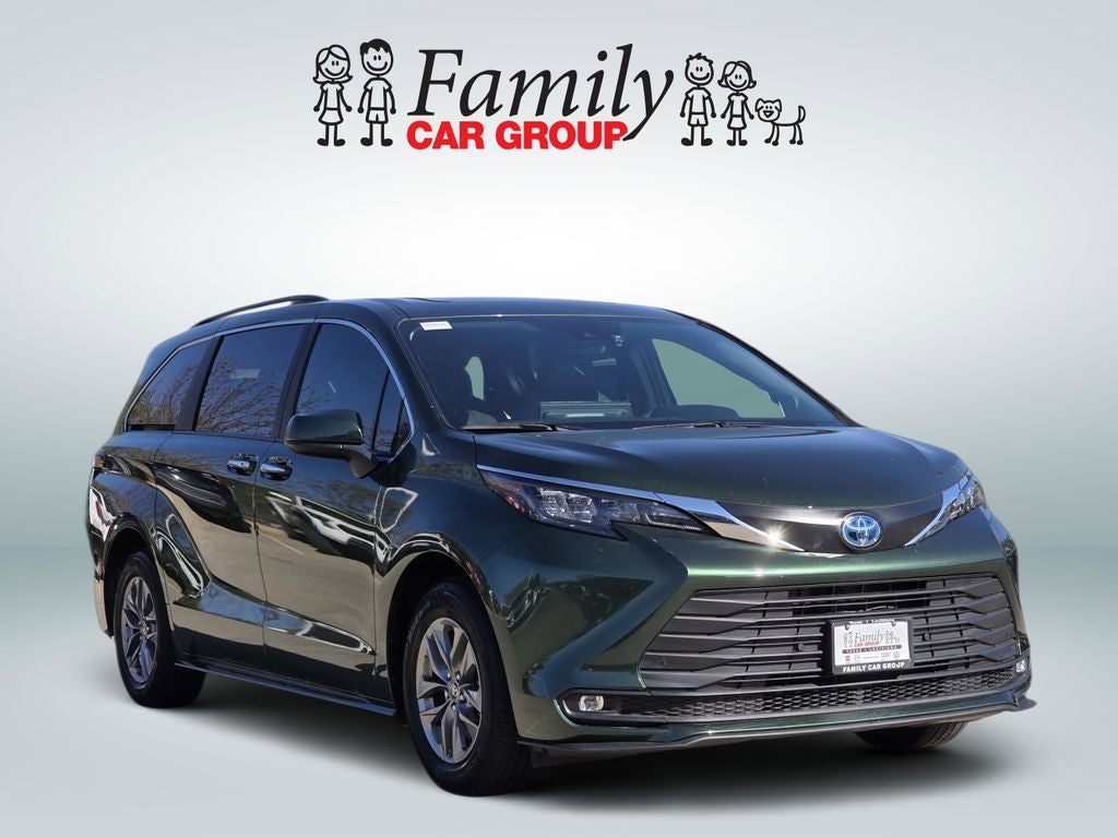 2025 Toyota Sienna XLE 8 Passenger