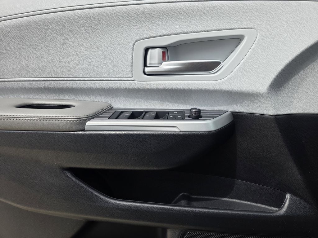 2025 Toyota Sienna XLE 8 Passenger