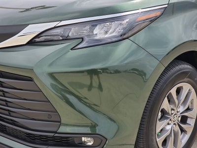 2025 Toyota Sienna XLE 8 Passenger