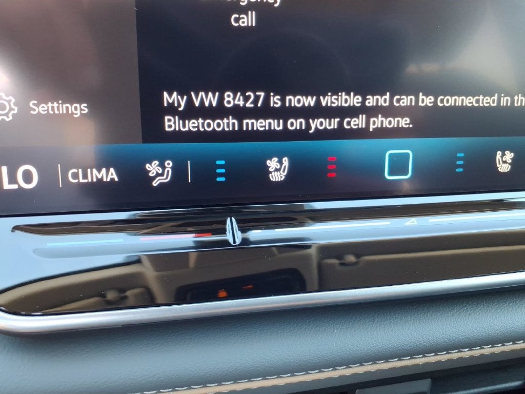 2027 Volkswagen Atlas SE