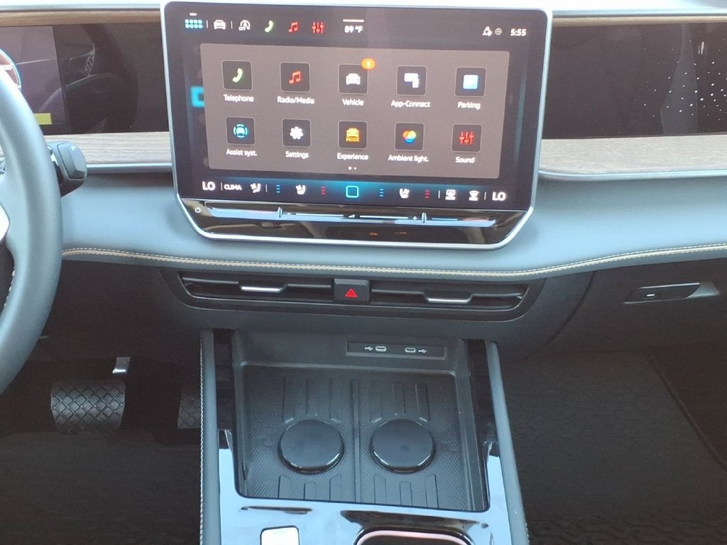 2027 Volkswagen Atlas SE
