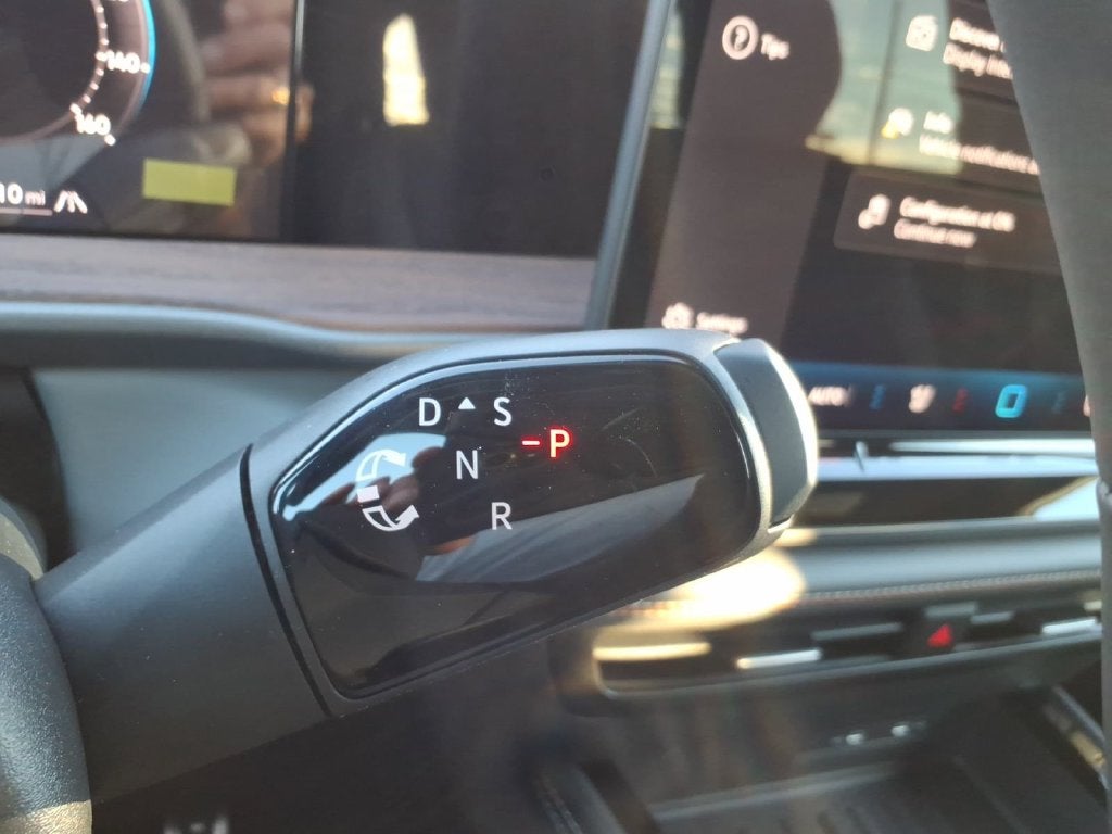 2027 Volkswagen Atlas SEL Premium R-Line