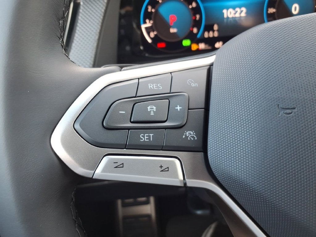 2026 Volkswagen Atlas Cross Sport SEL Premium R-Line