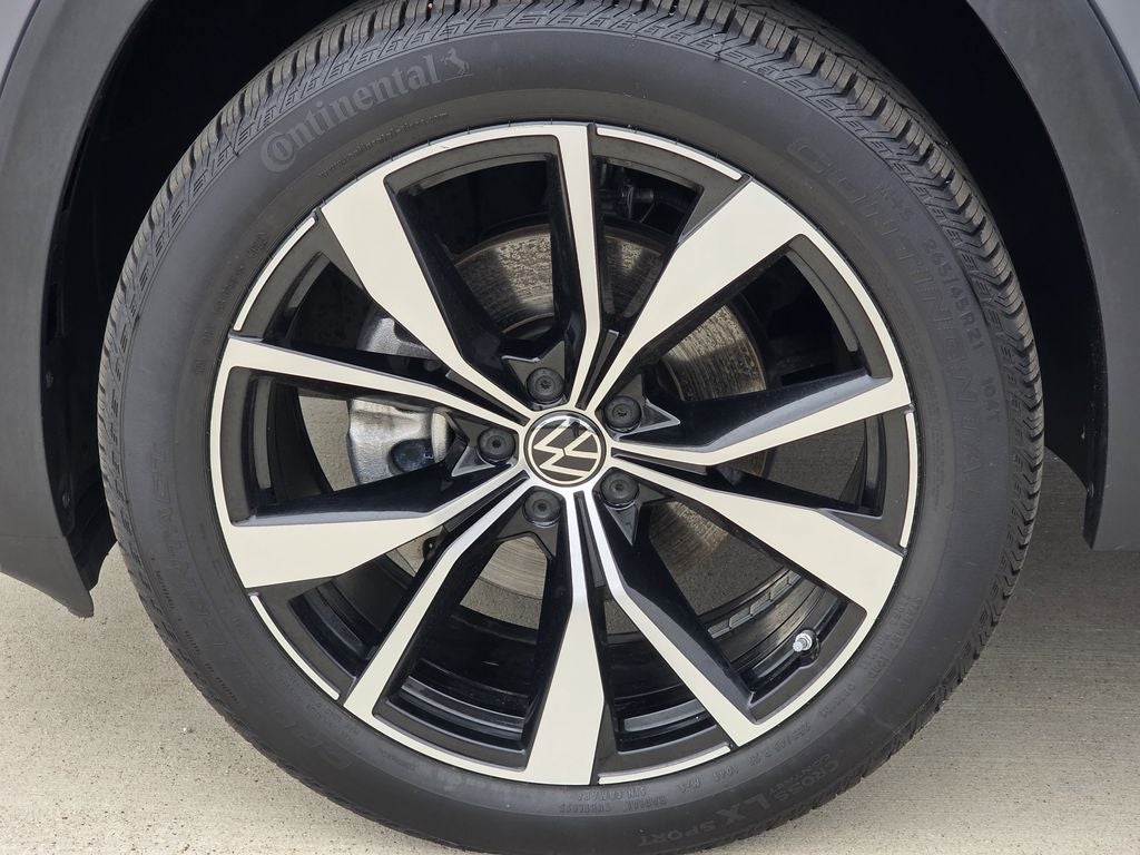 2025 Volkswagen Atlas 2.0T SEL Premium R-Line